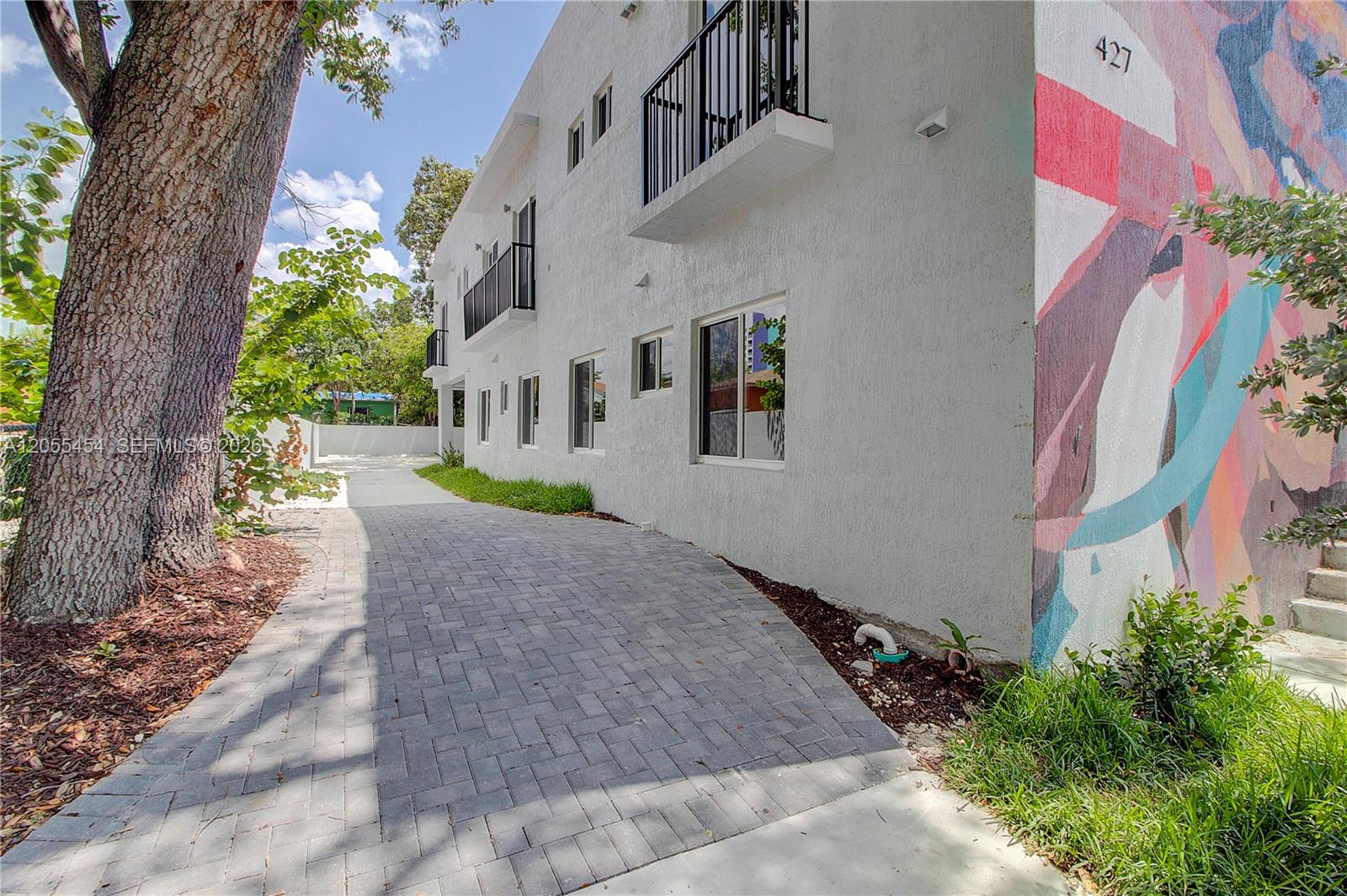 427 NW 34th St # 4