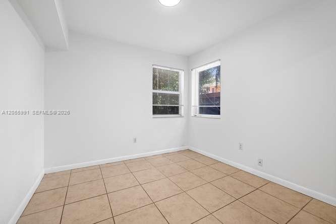 573 NE 82nd St # 5