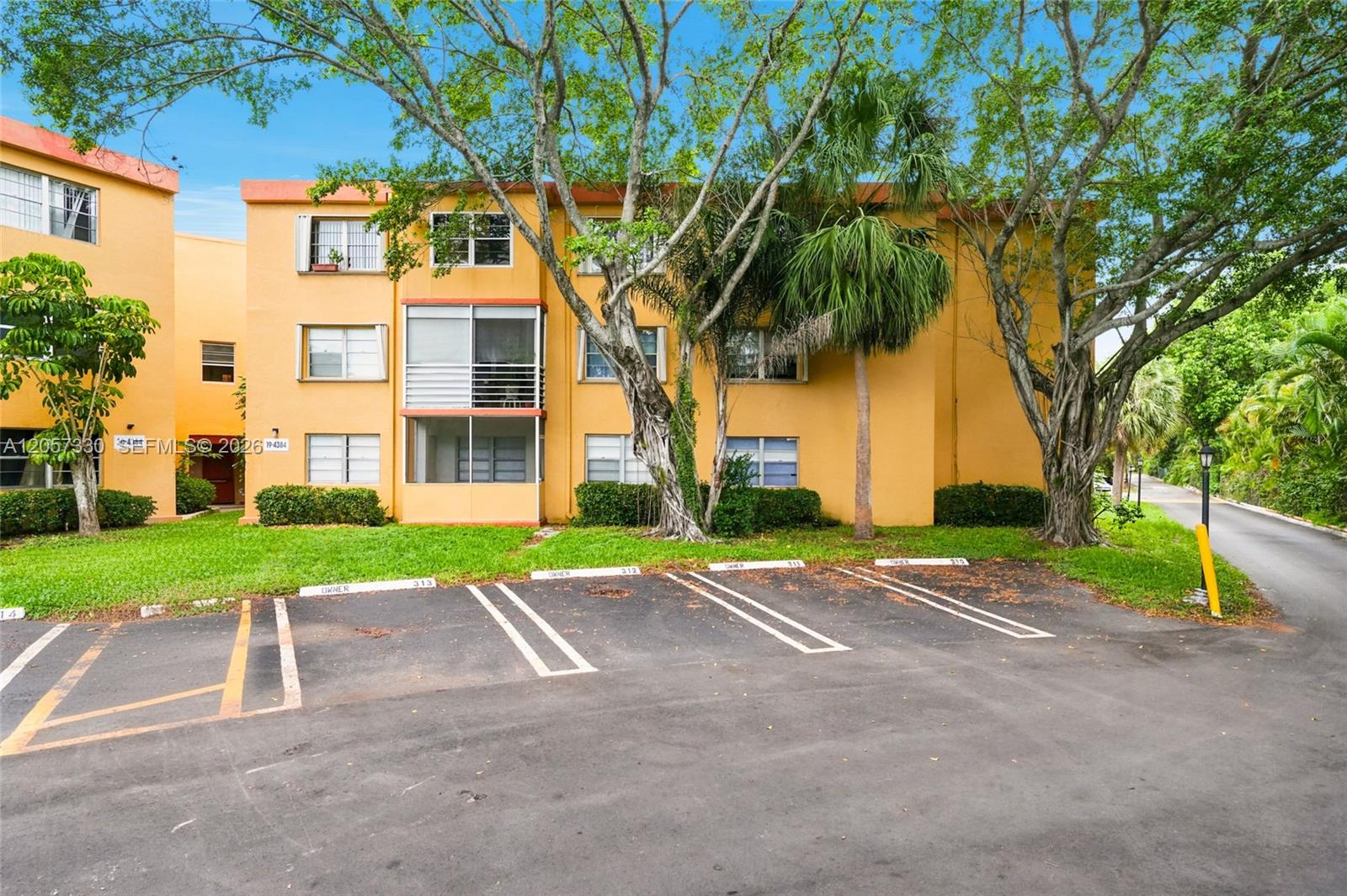 4384 NW 9th Ave # 1D Unit: 19-1D