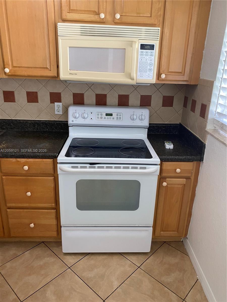 5616 Arthur St Unit: South