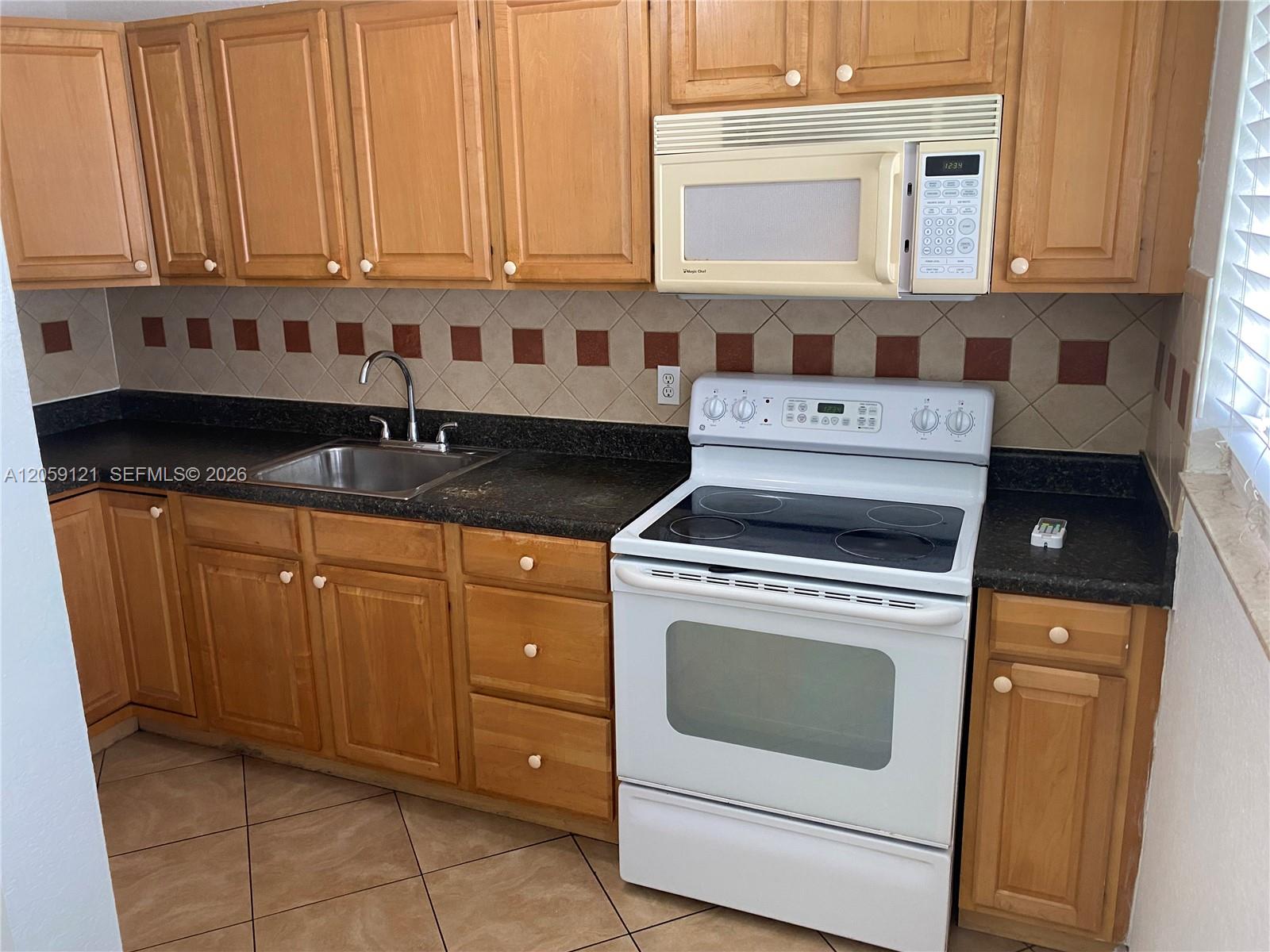 5616 Arthur St Unit: South