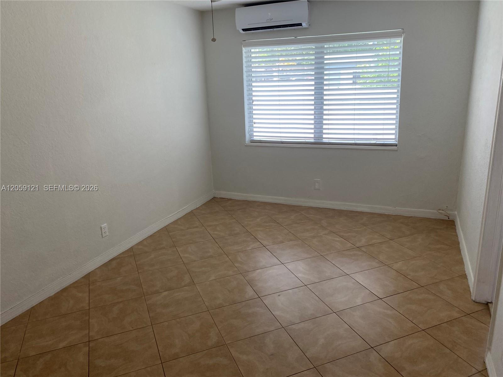 5616 Arthur St Unit: South