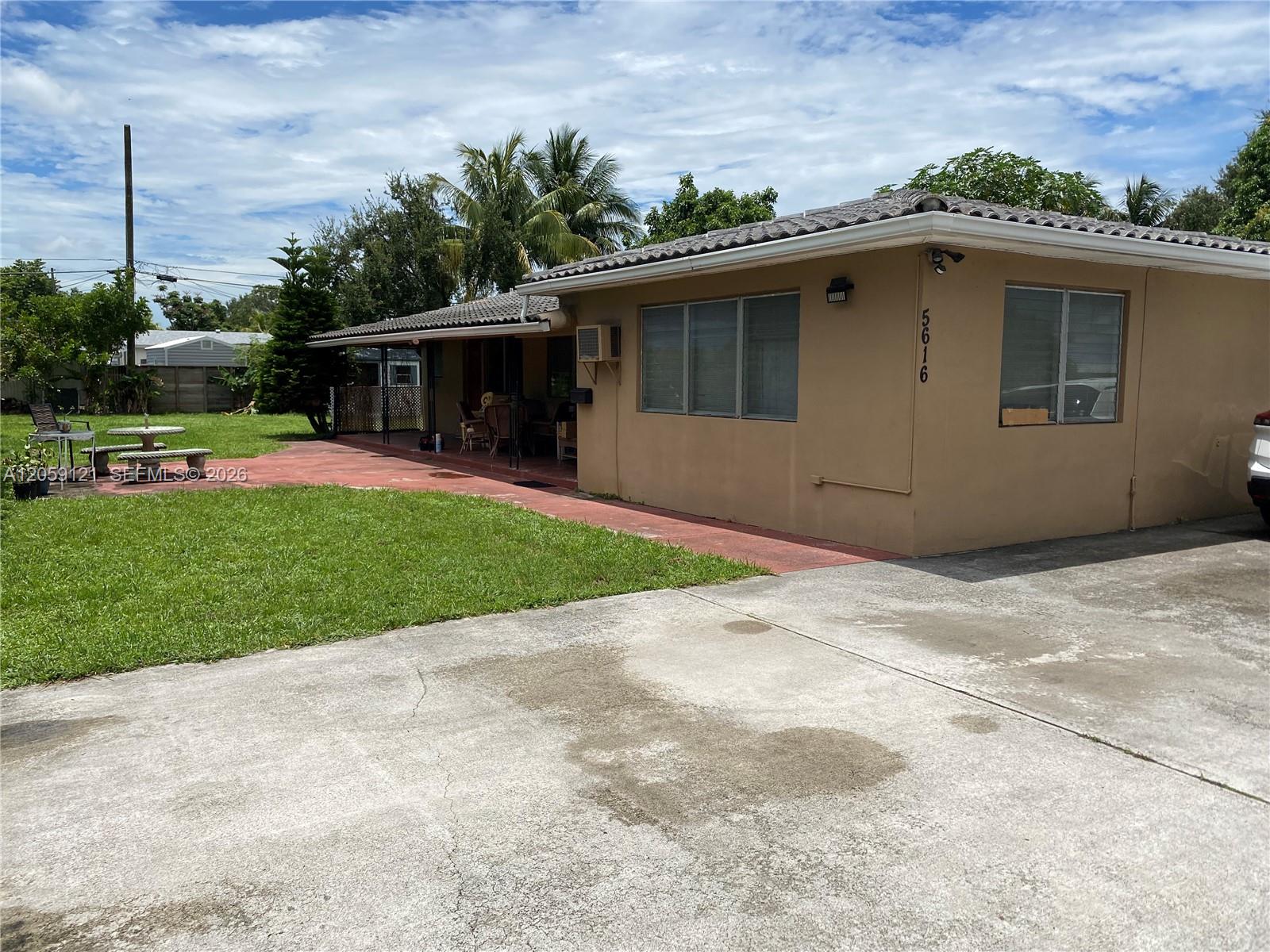 5616 Arthur St Unit: South