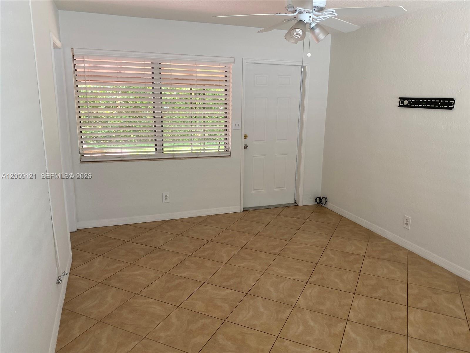 5616 Arthur St Unit: South
