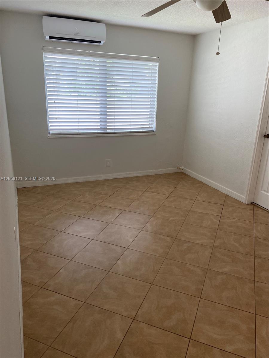 5616 Arthur St Unit: South