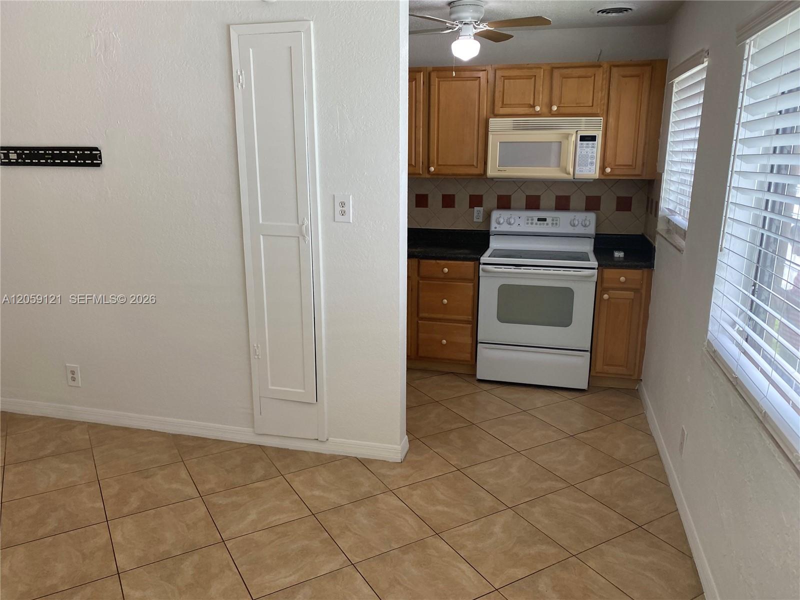 5616 Arthur St Unit: South