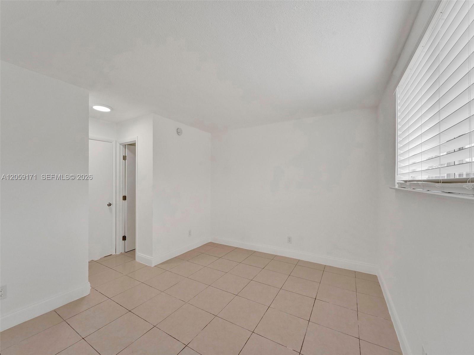 14190 W Dixie Hwy # 1
