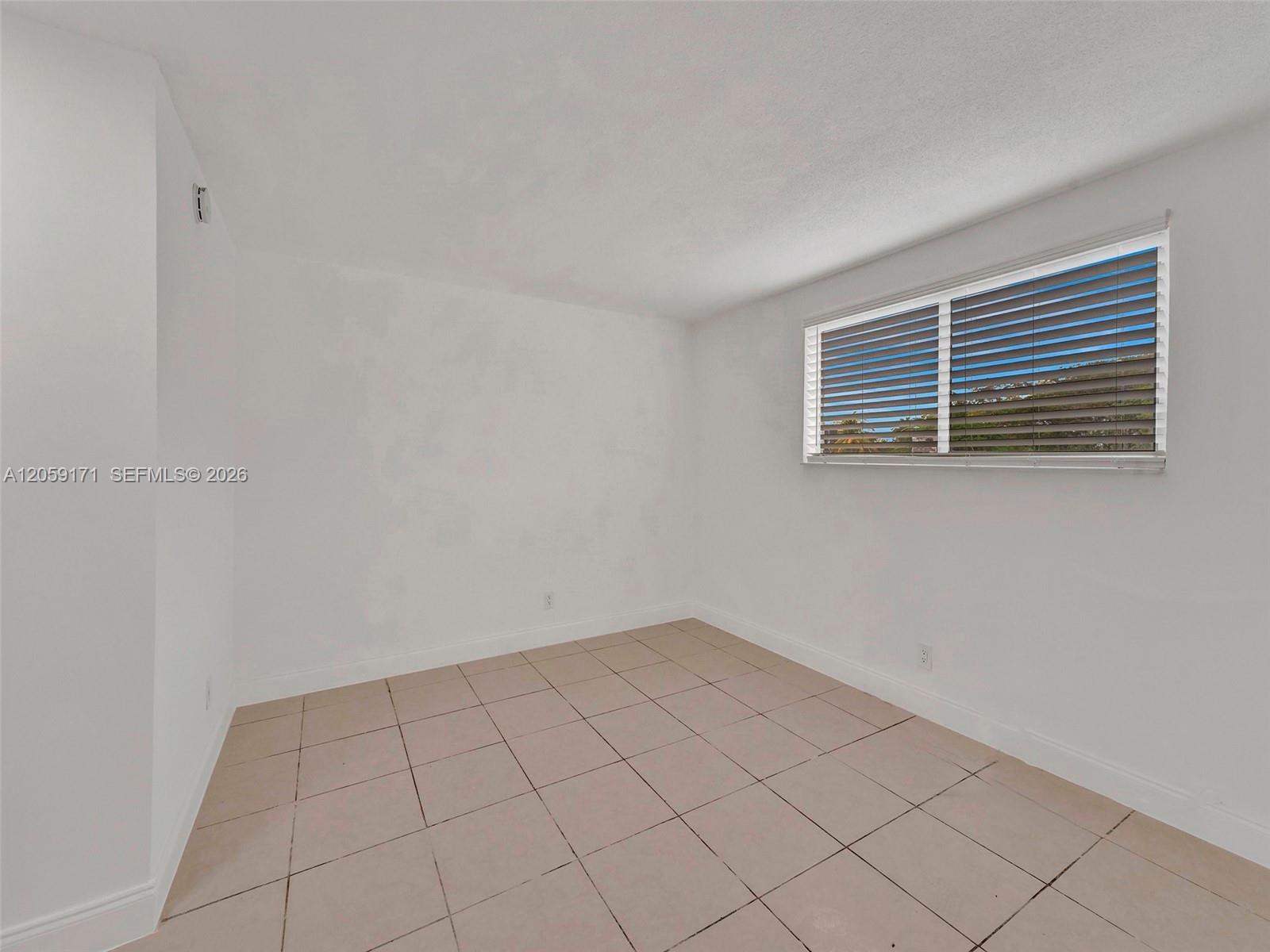 14190 W Dixie Hwy # 1