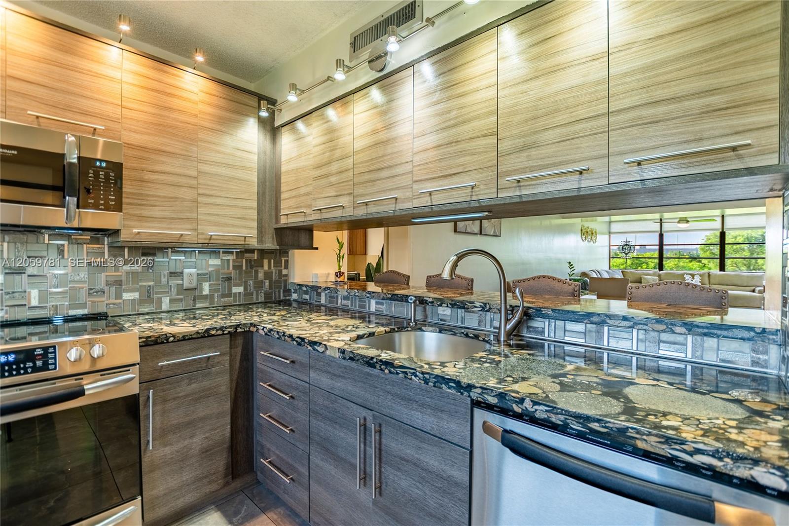 1508 S WHITEHALL # 206