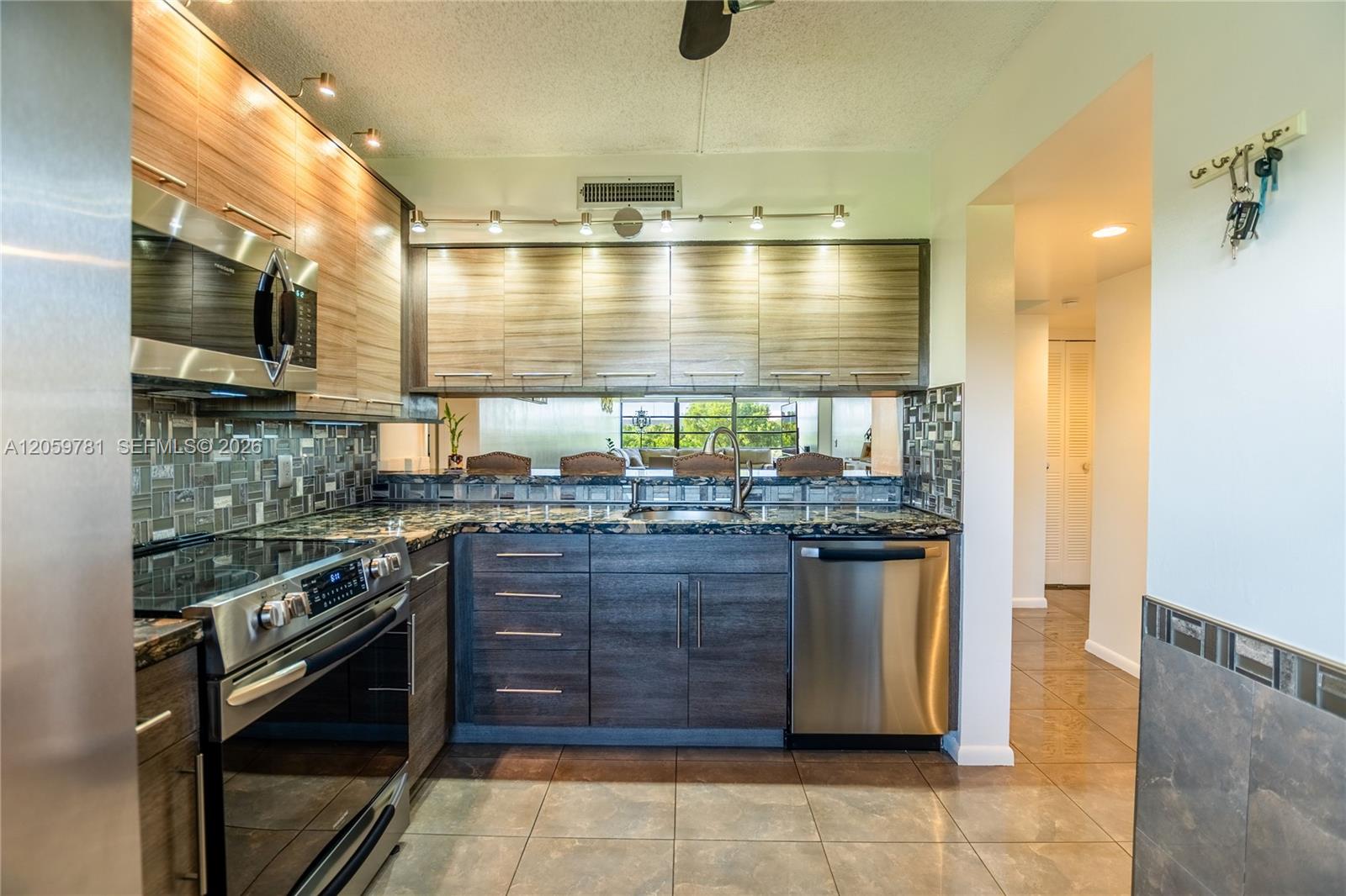 1508 S WHITEHALL # 206