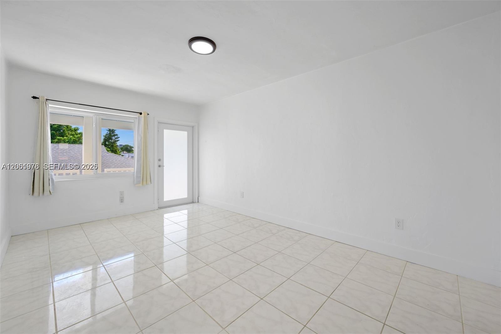 550 NE 82nd Ter # 7