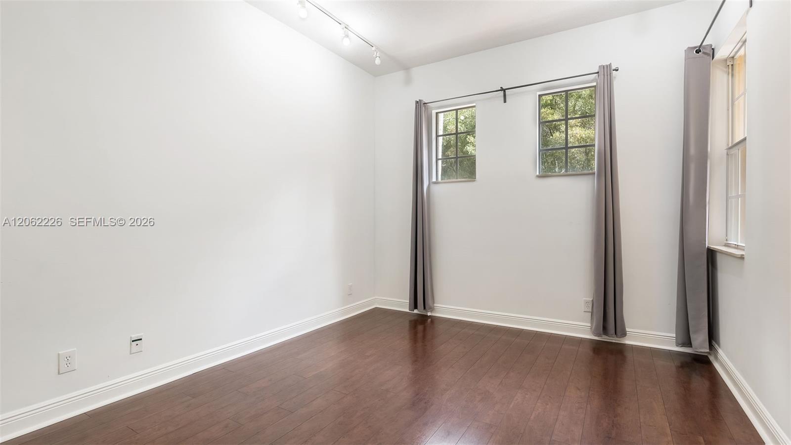 425 NE 69th Cir