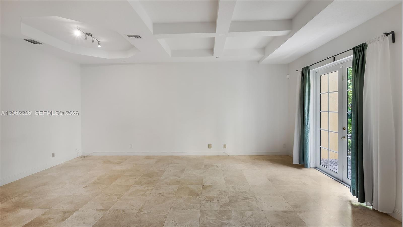 425 NE 69th Cir