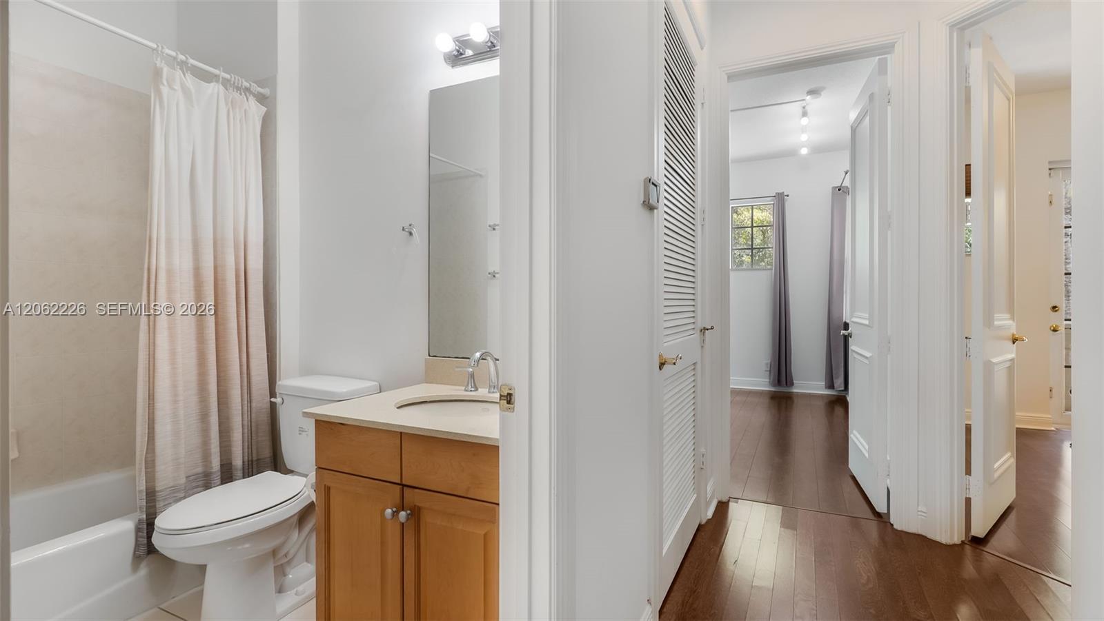 425 NE 69th Cir