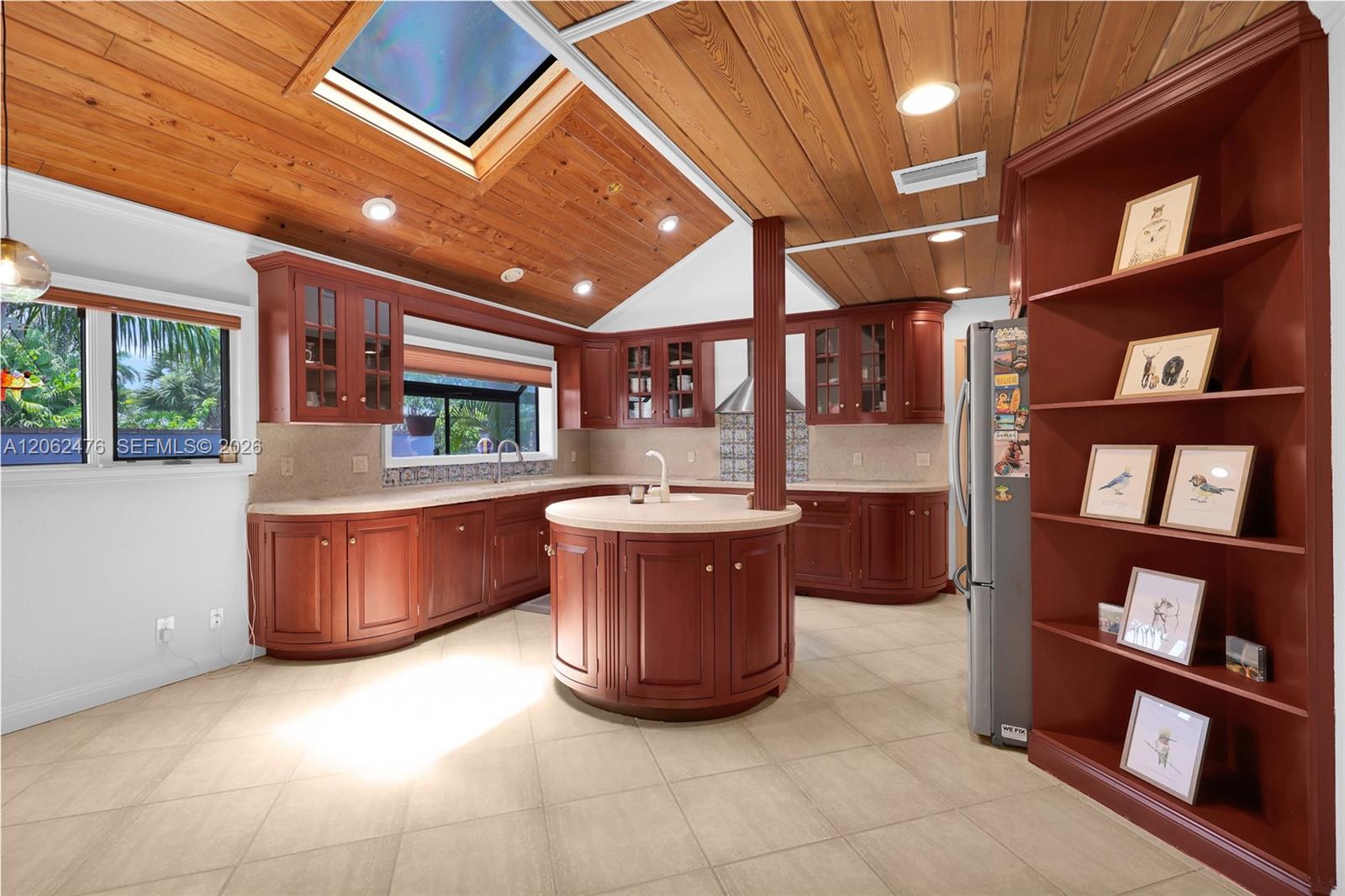 6879 Palm Grove Ct