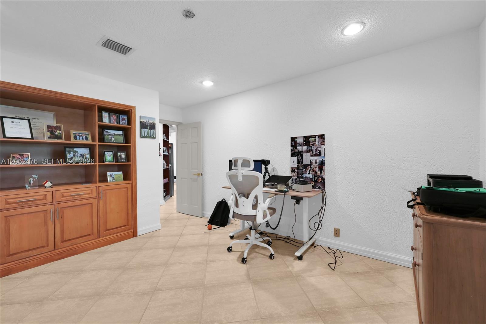 6879 Palm Grove Ct