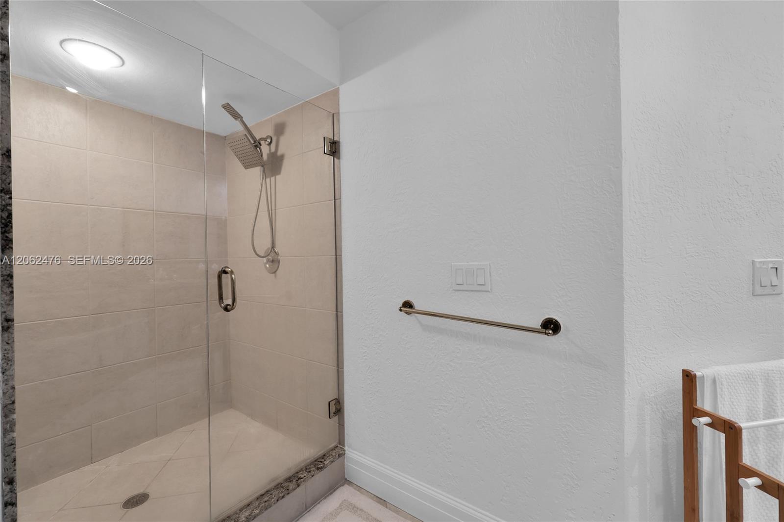 6879 Palm Grove Ct