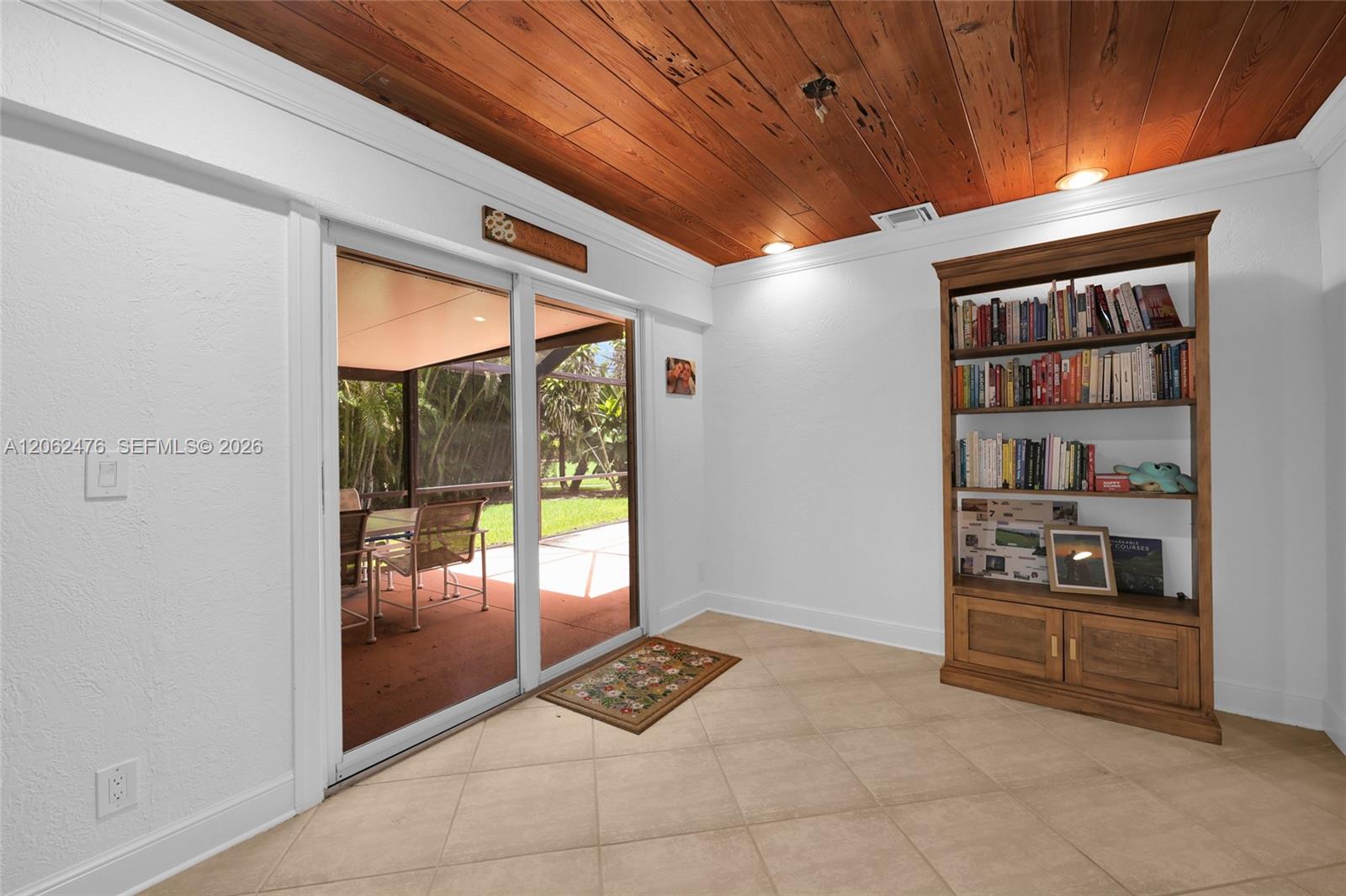 6879 Palm Grove Ct