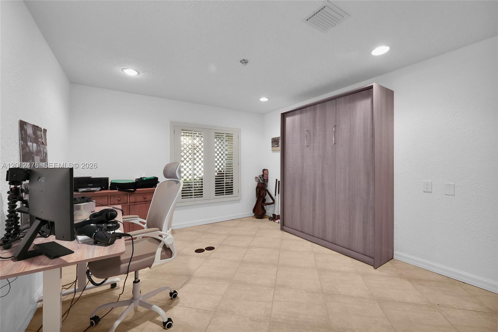 6879 Palm Grove Ct