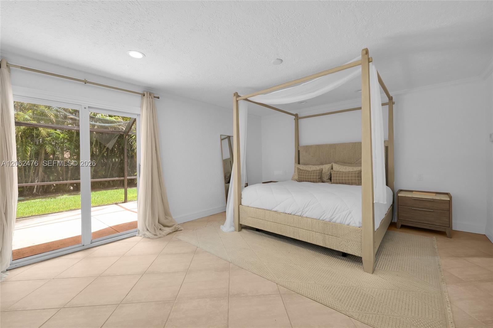 6879 Palm Grove Ct
