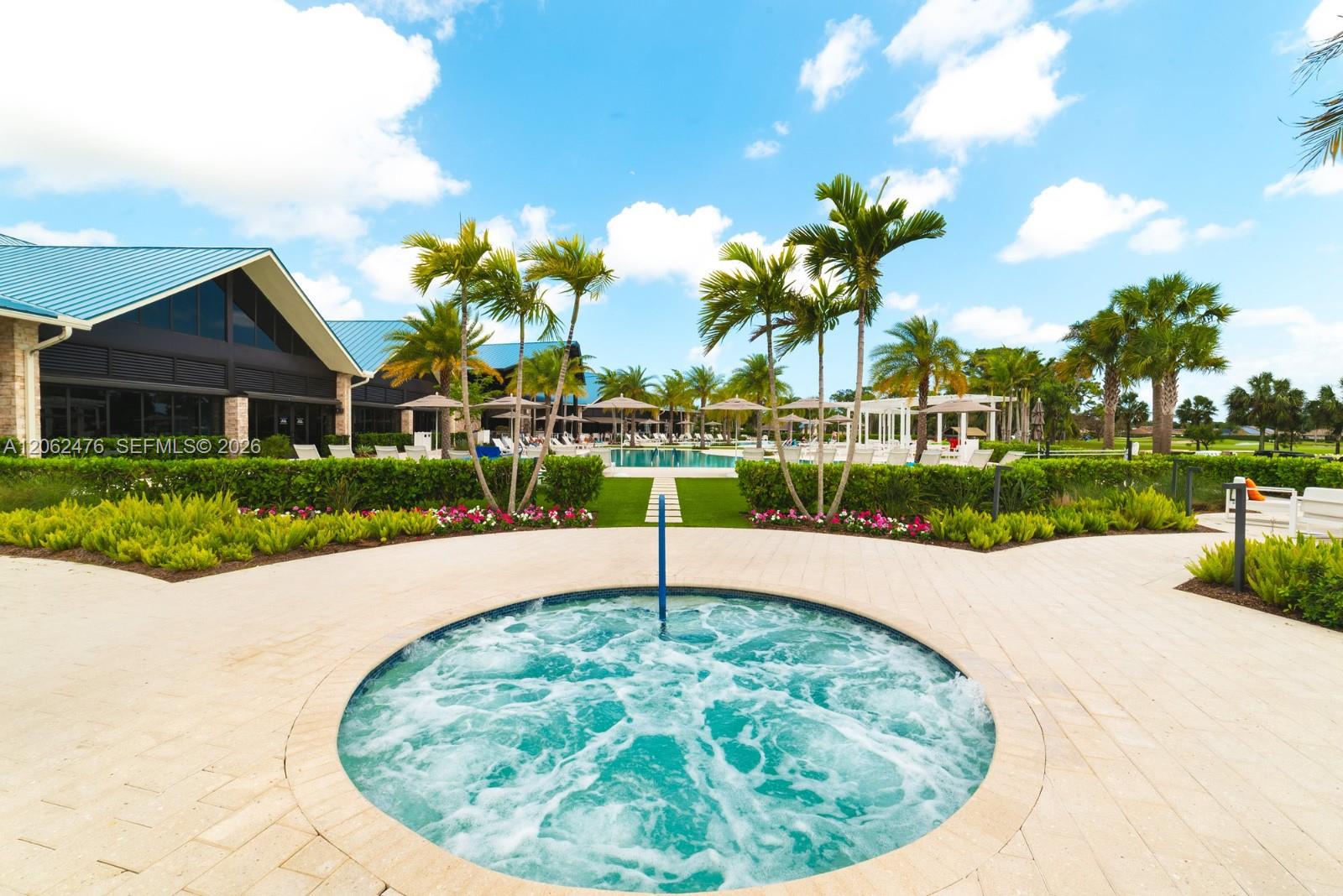 6879 Palm Grove Ct