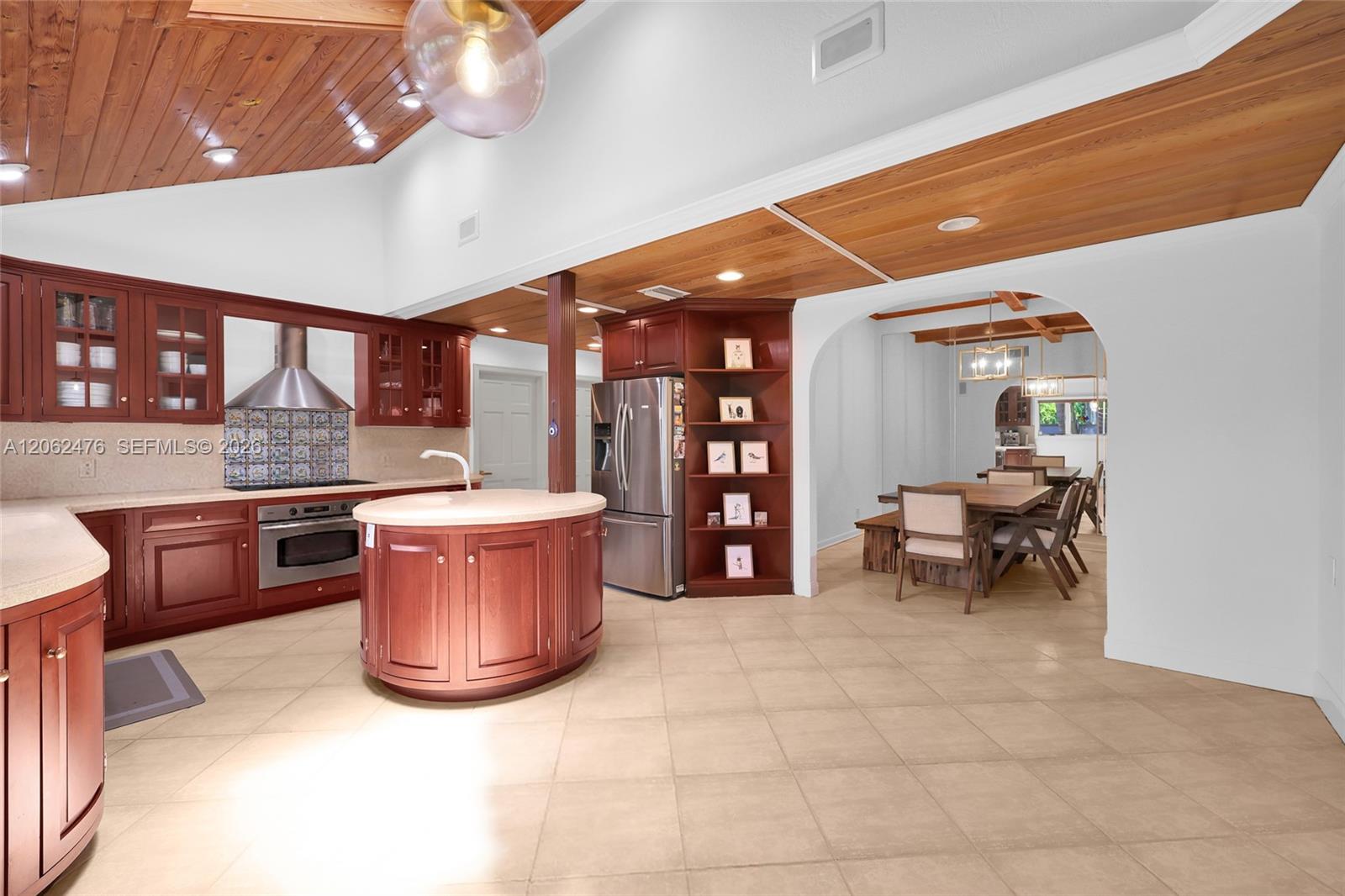 6879 Palm Grove Ct