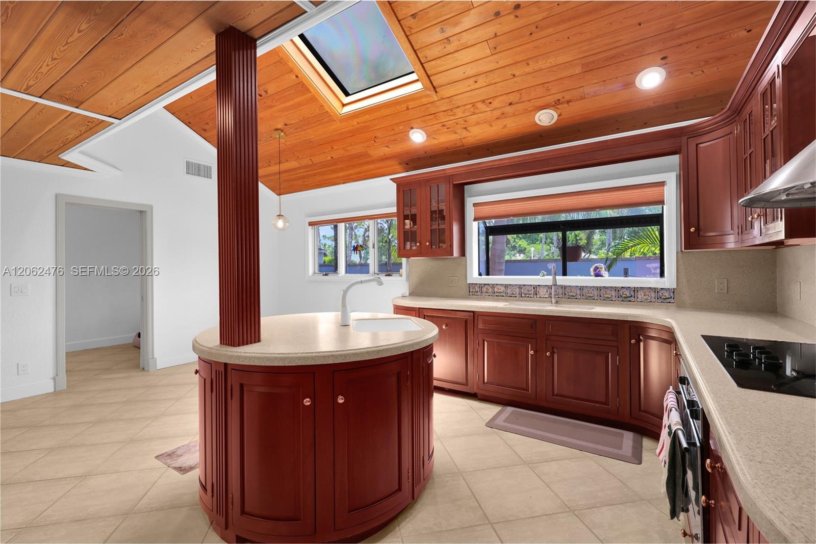 6879 Palm Grove Ct
