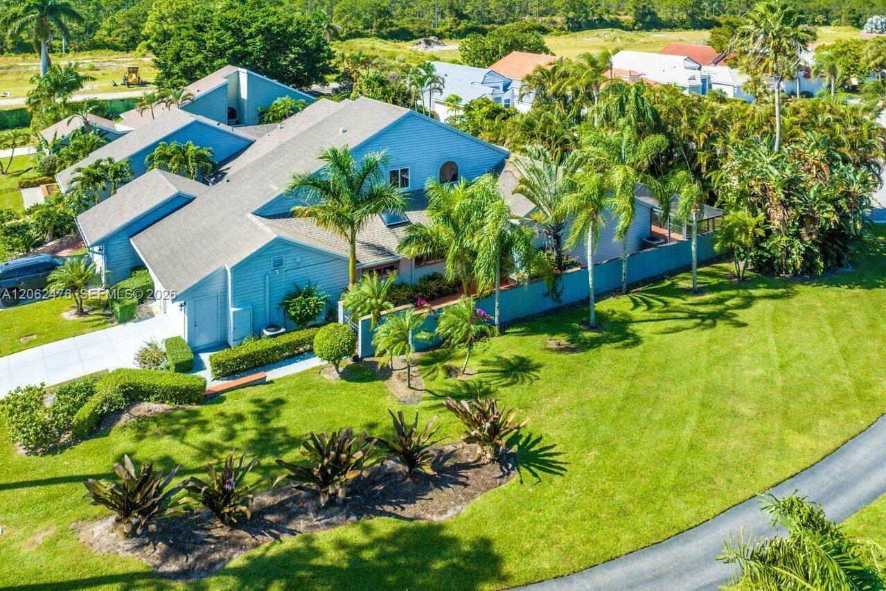 6879 Palm Grove Ct