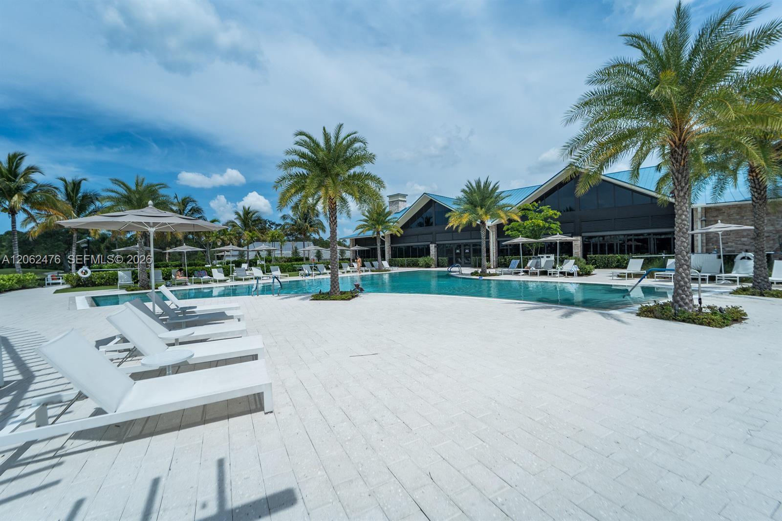 6879 Palm Grove Ct