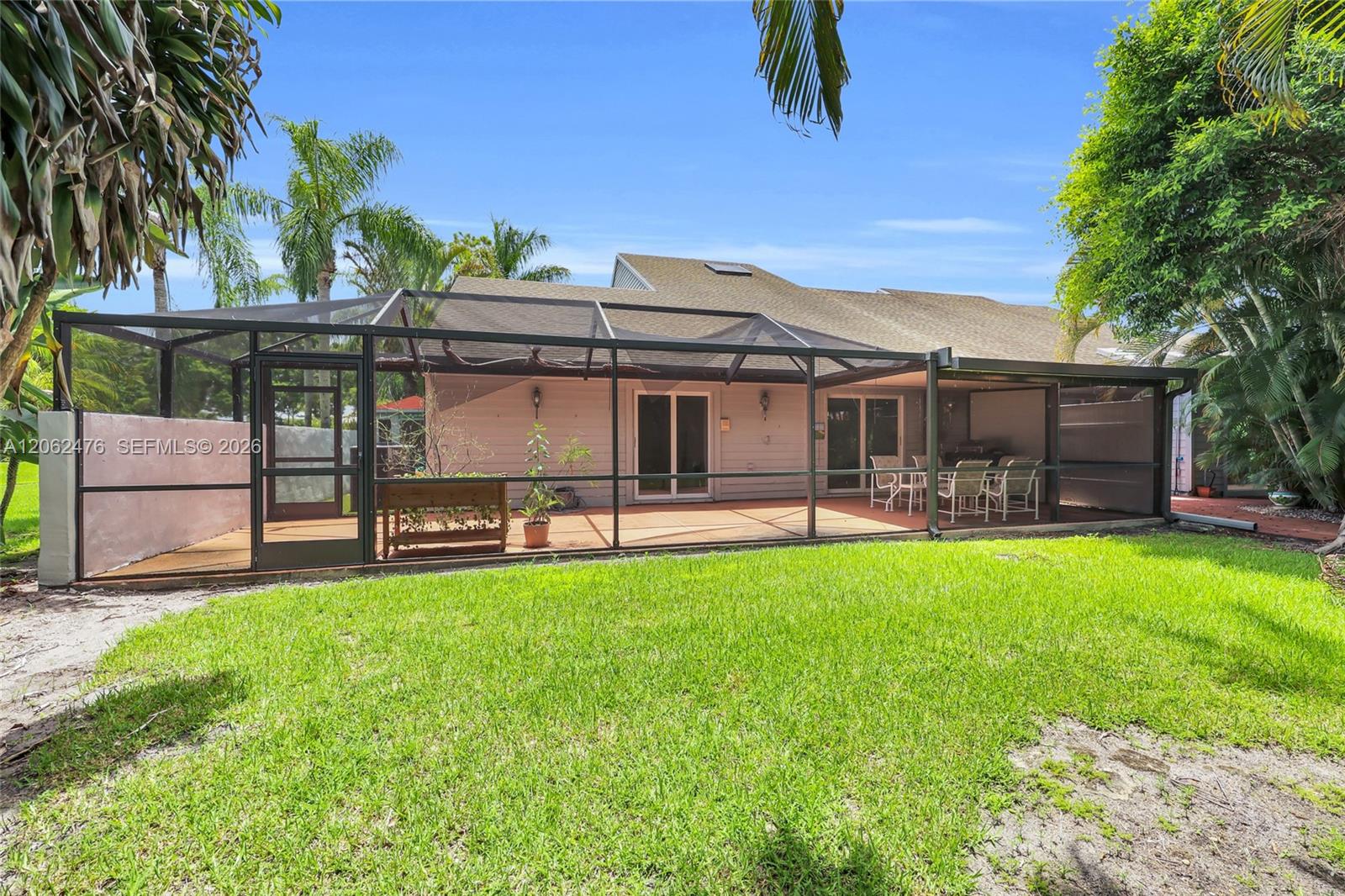 6879 Palm Grove Ct