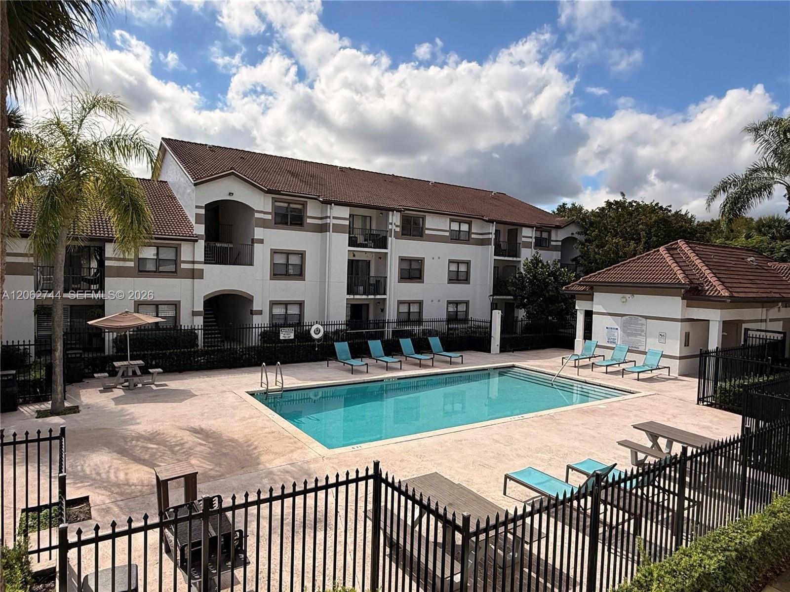 560 S Park # 23 Unit: 7-23