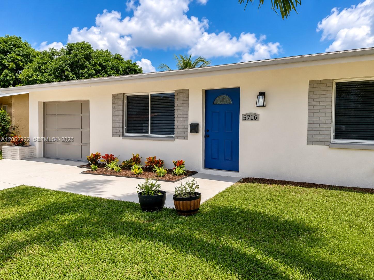 5716 NW 70th Ter