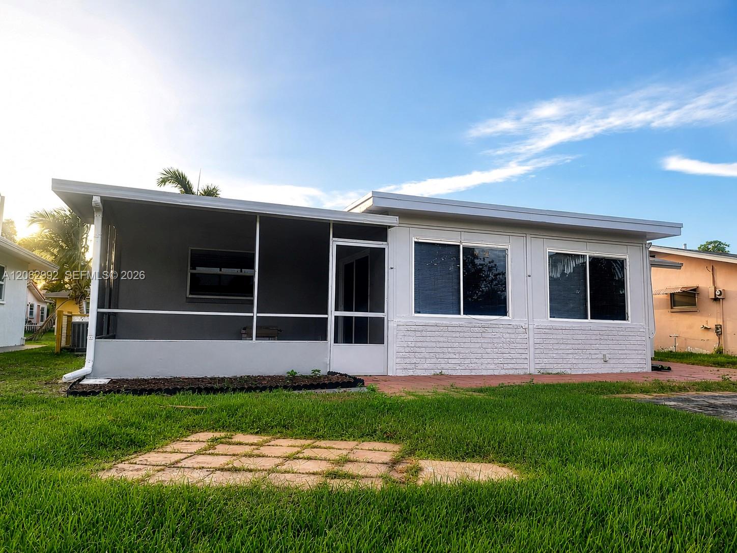 5716 NW 70th Ter