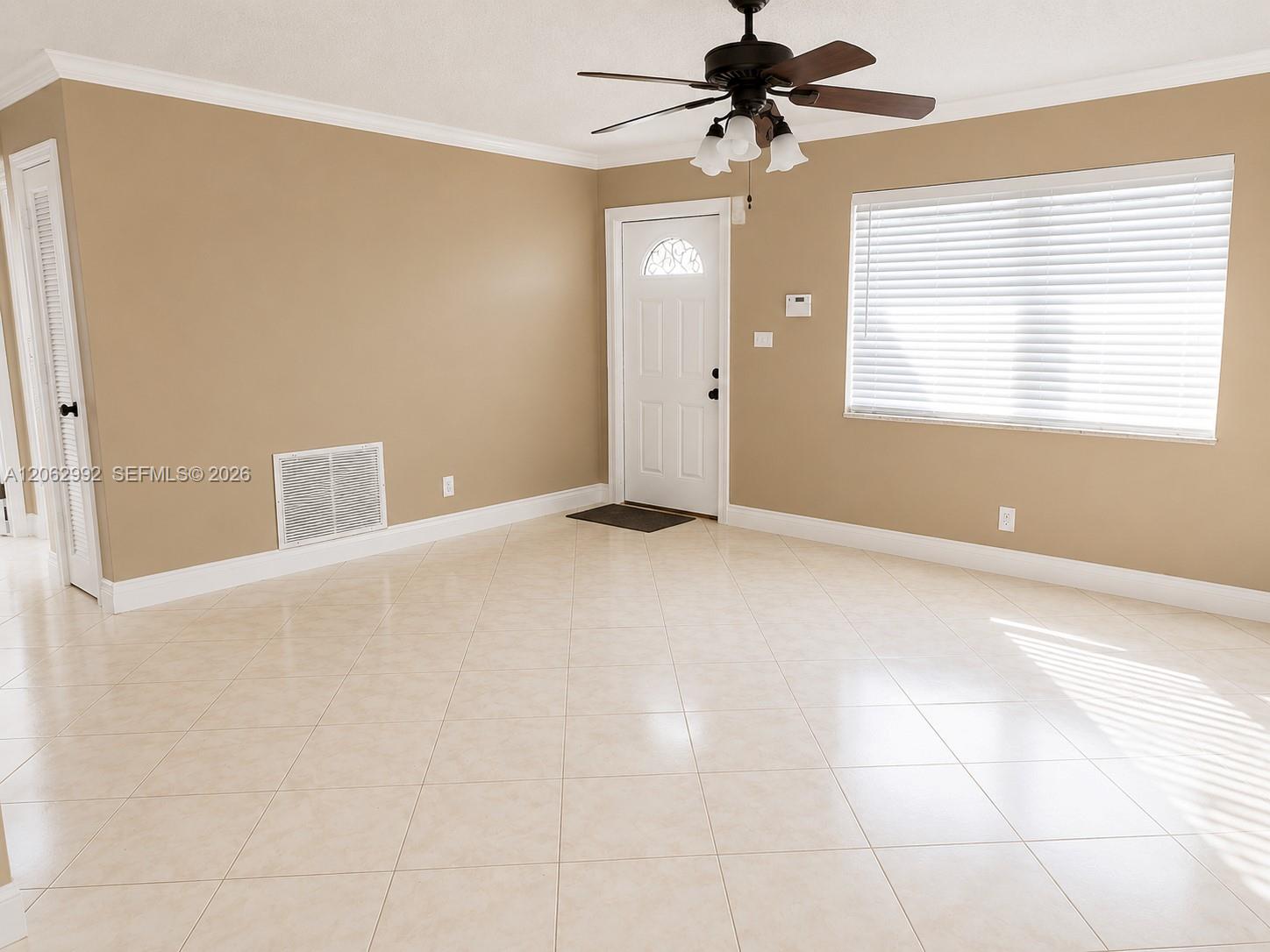 5716 NW 70th Ter