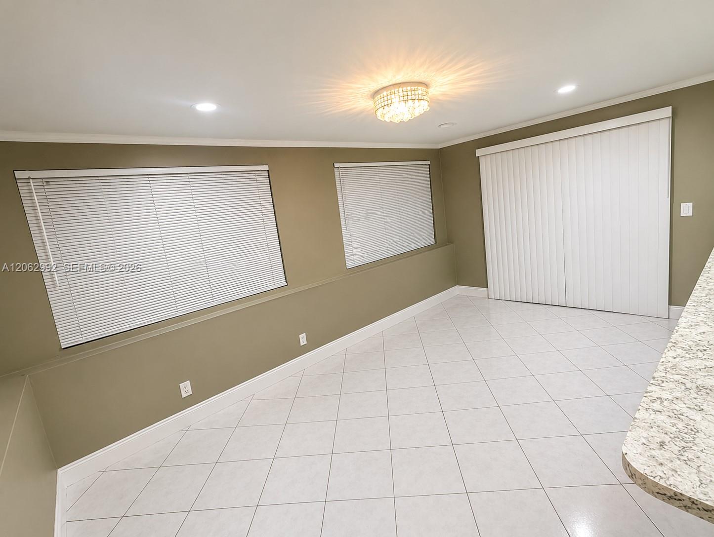 5716 NW 70th Ter