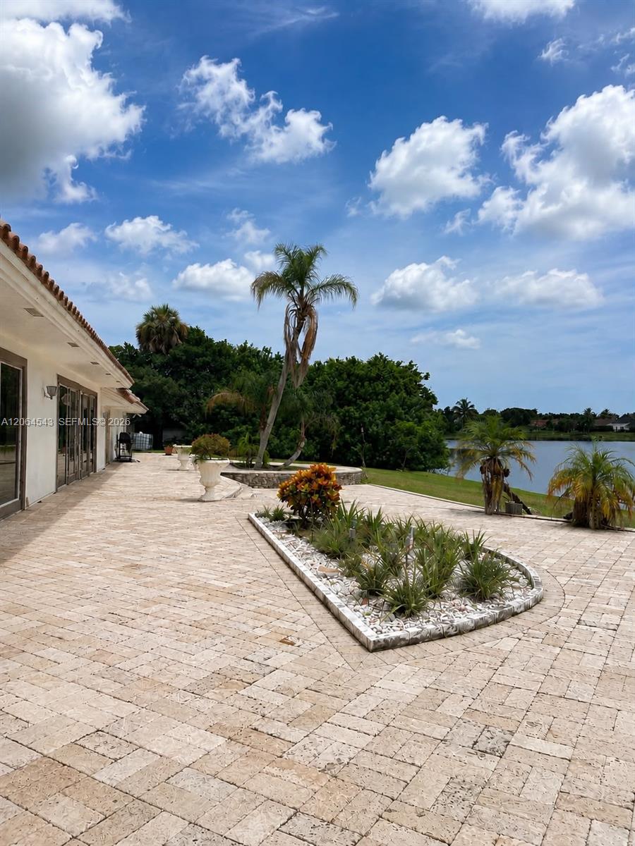 7248 NW 48th Ct