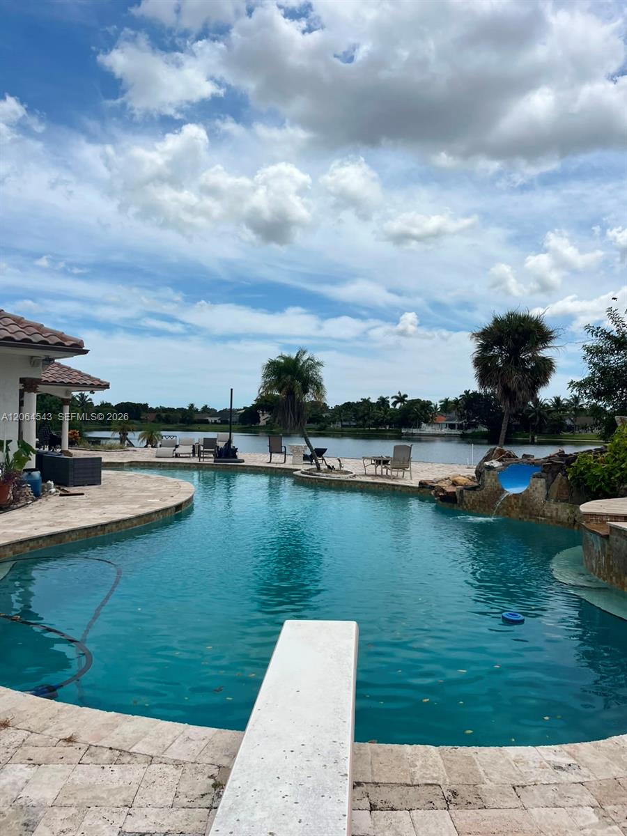 7248 NW 48th Ct