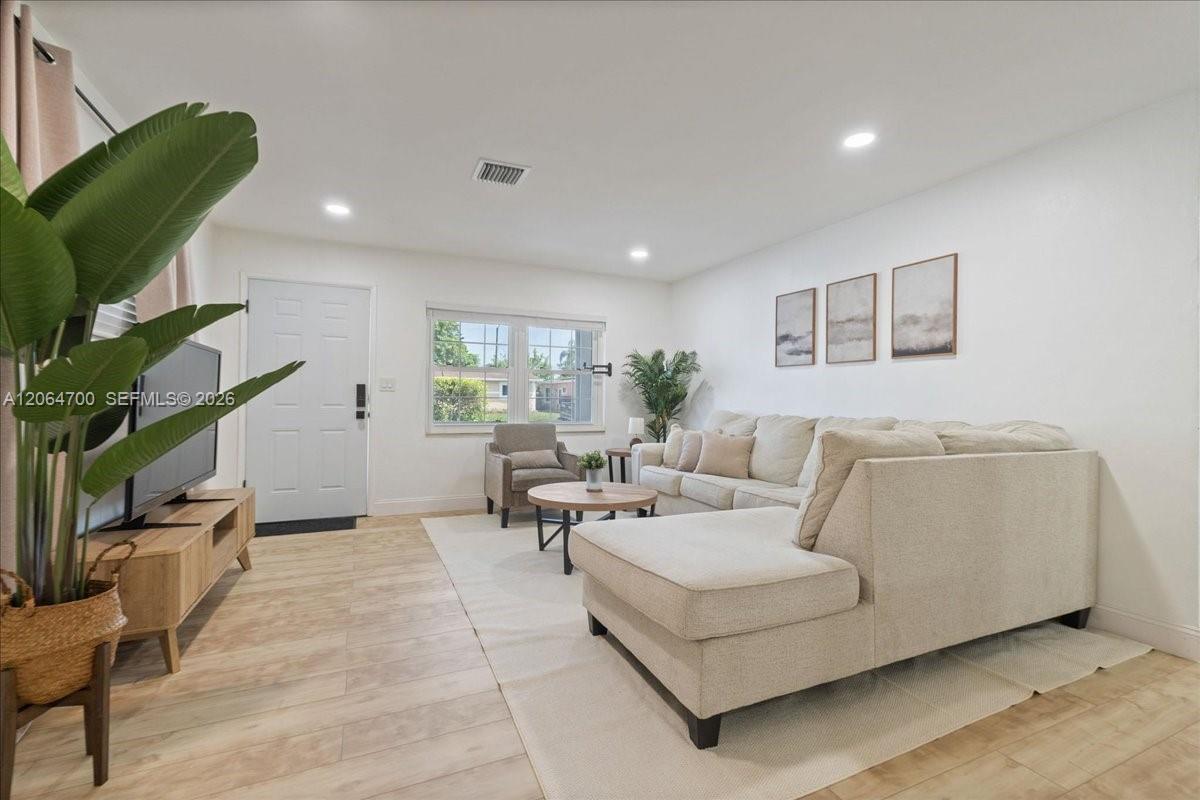 3820 NW 5th St