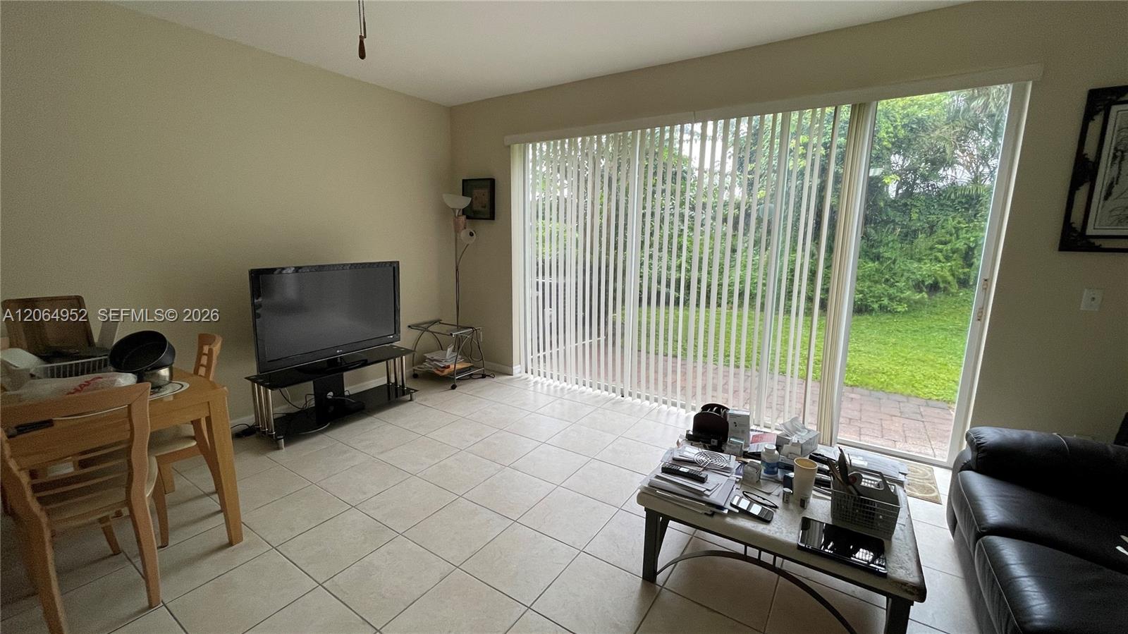 1015 Pipers Cay Dr