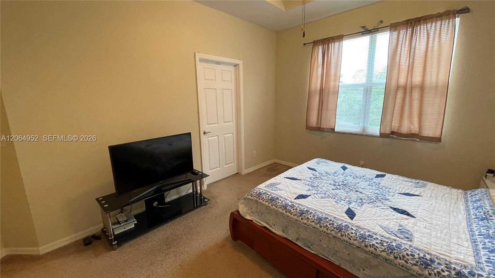 1015 Pipers Cay Dr