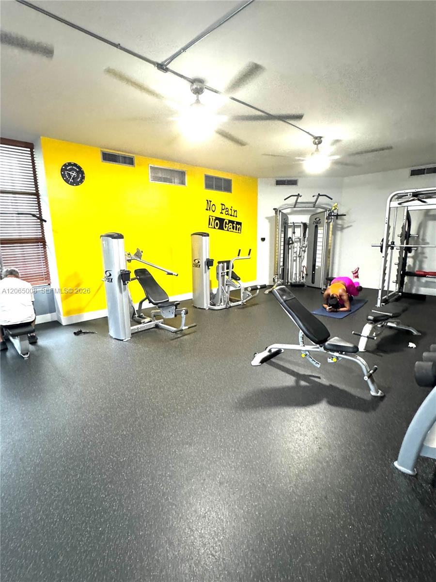 800 Parkview Dr # 502