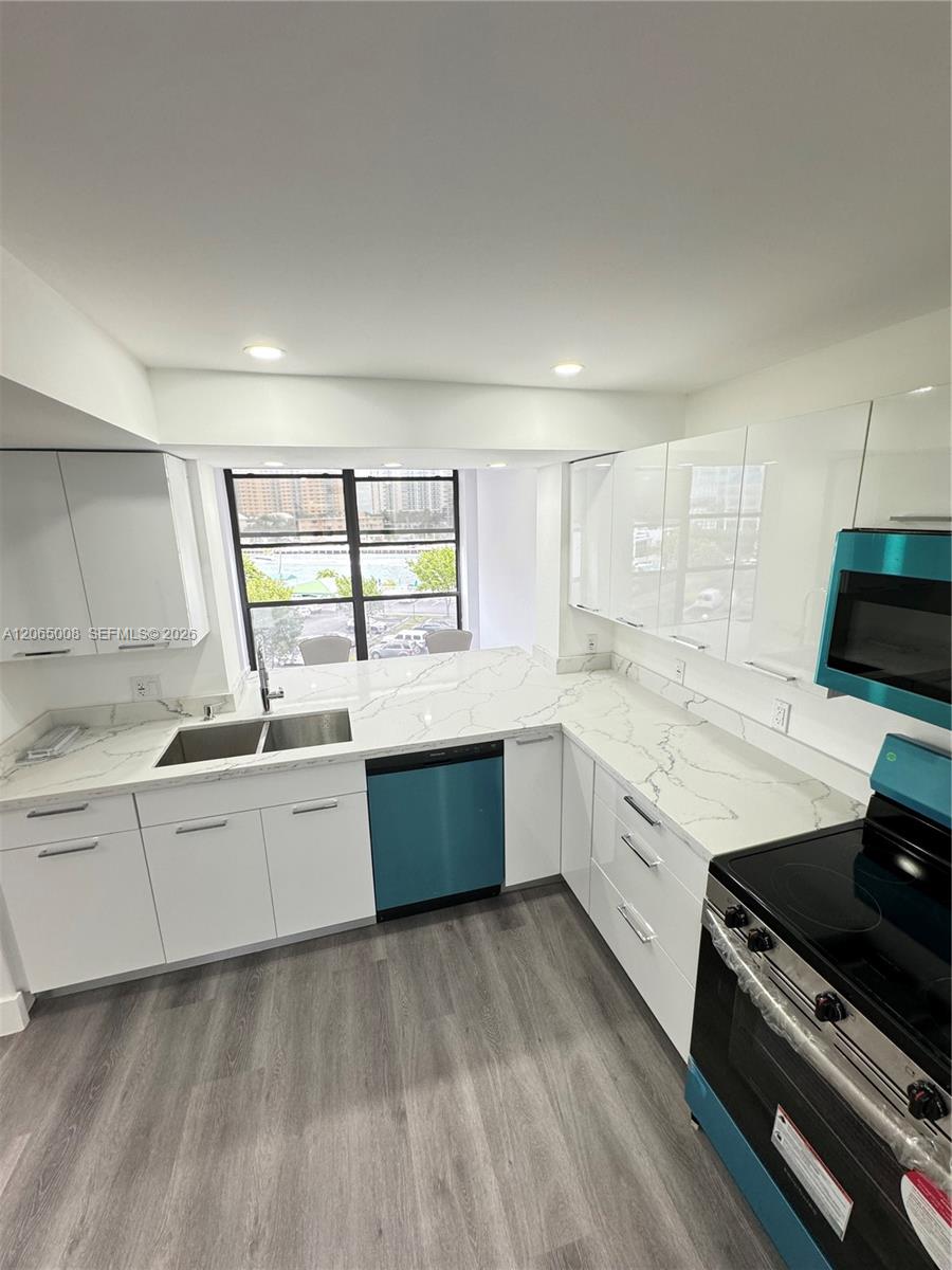 800 Parkview Dr # 502