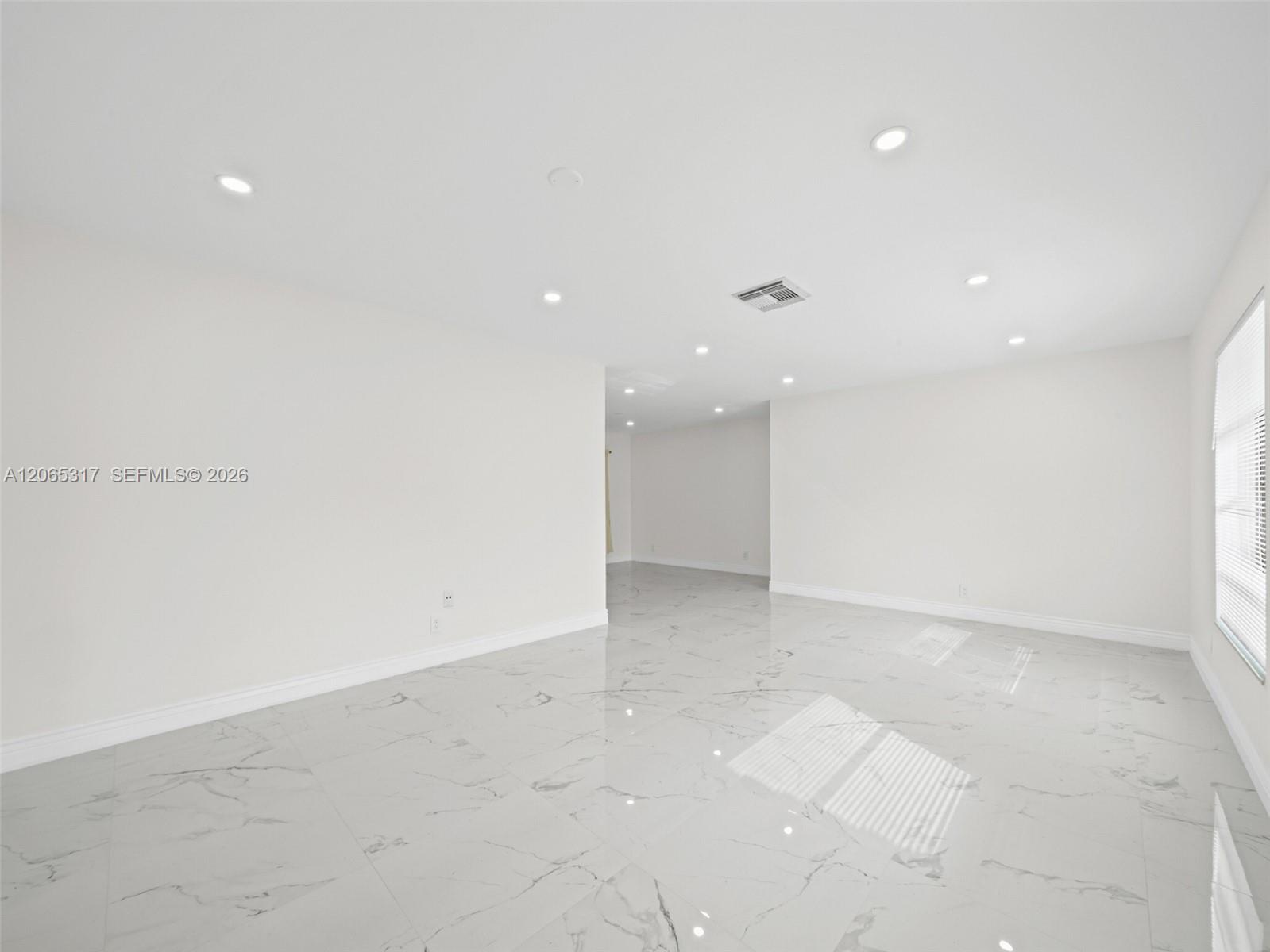 10251 NW 39th Ct
