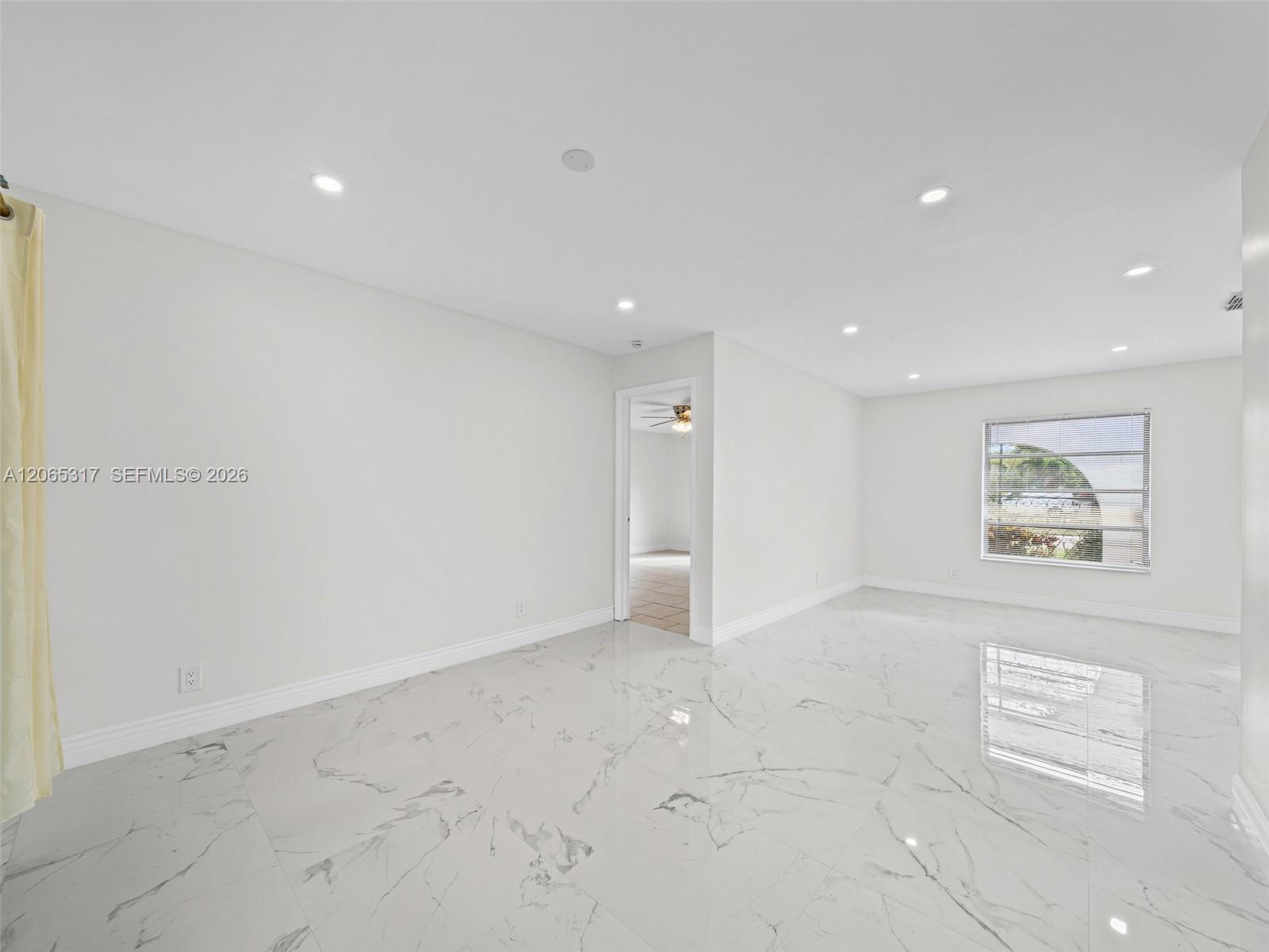 10251 NW 39th Ct