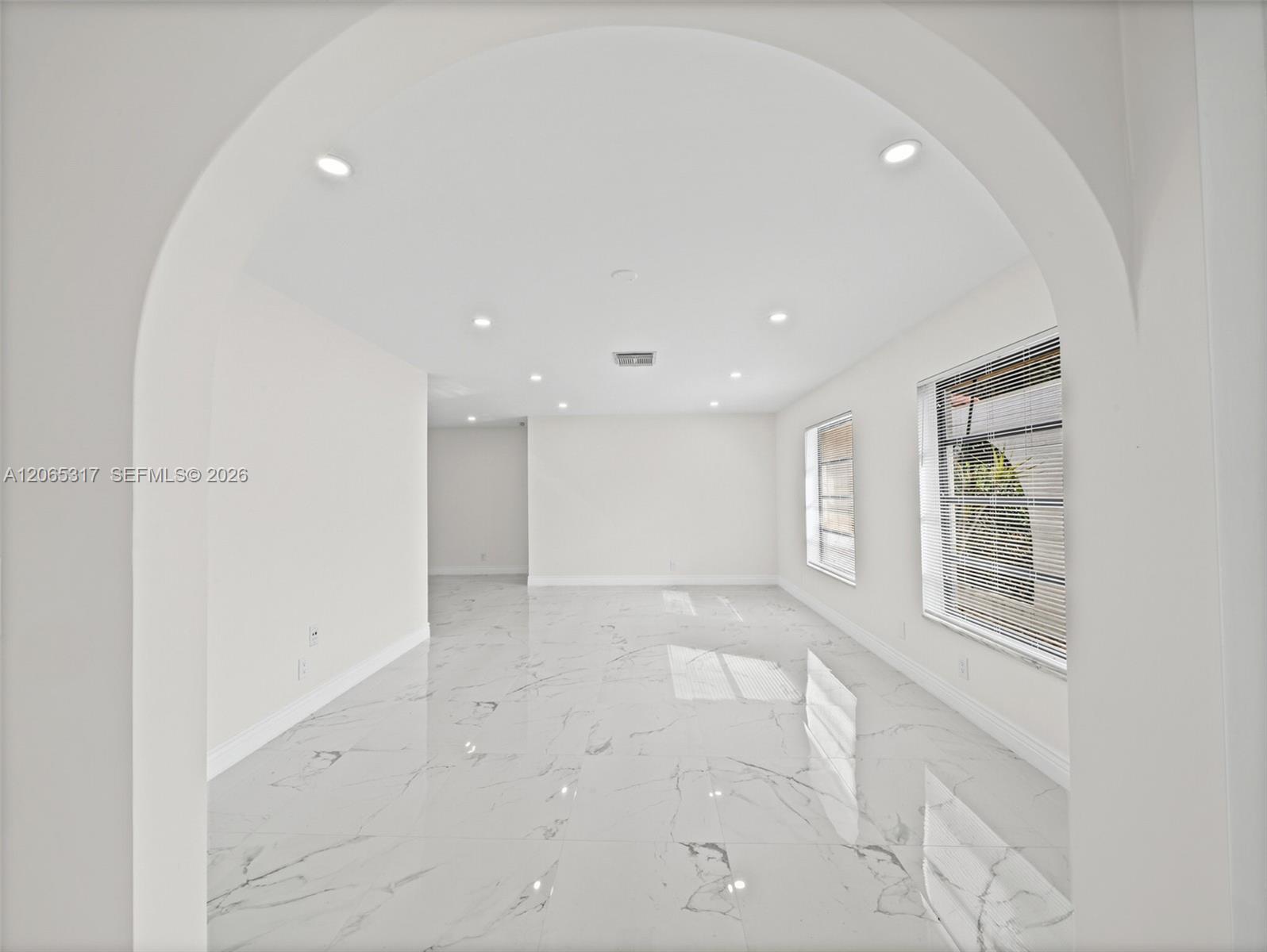 10251 NW 39th Ct