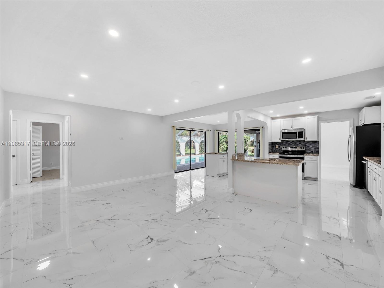 10251 NW 39th Ct