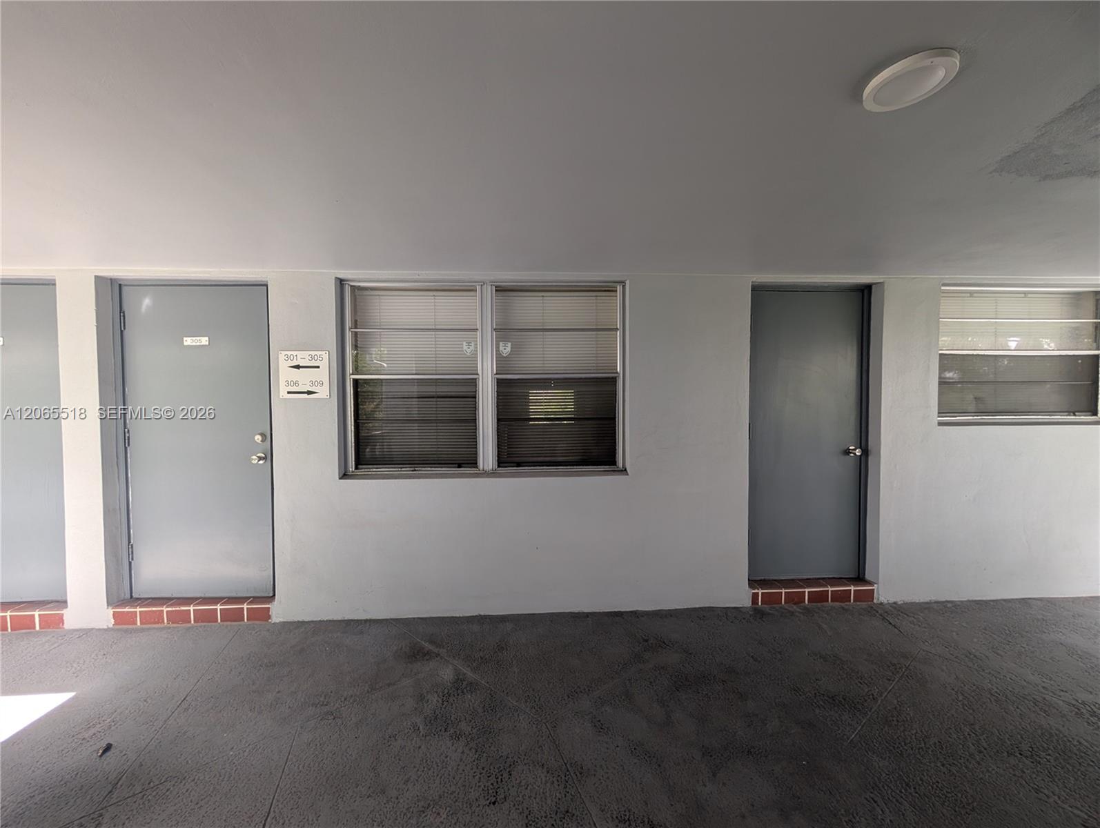 900 Tallwood Ave # 305
