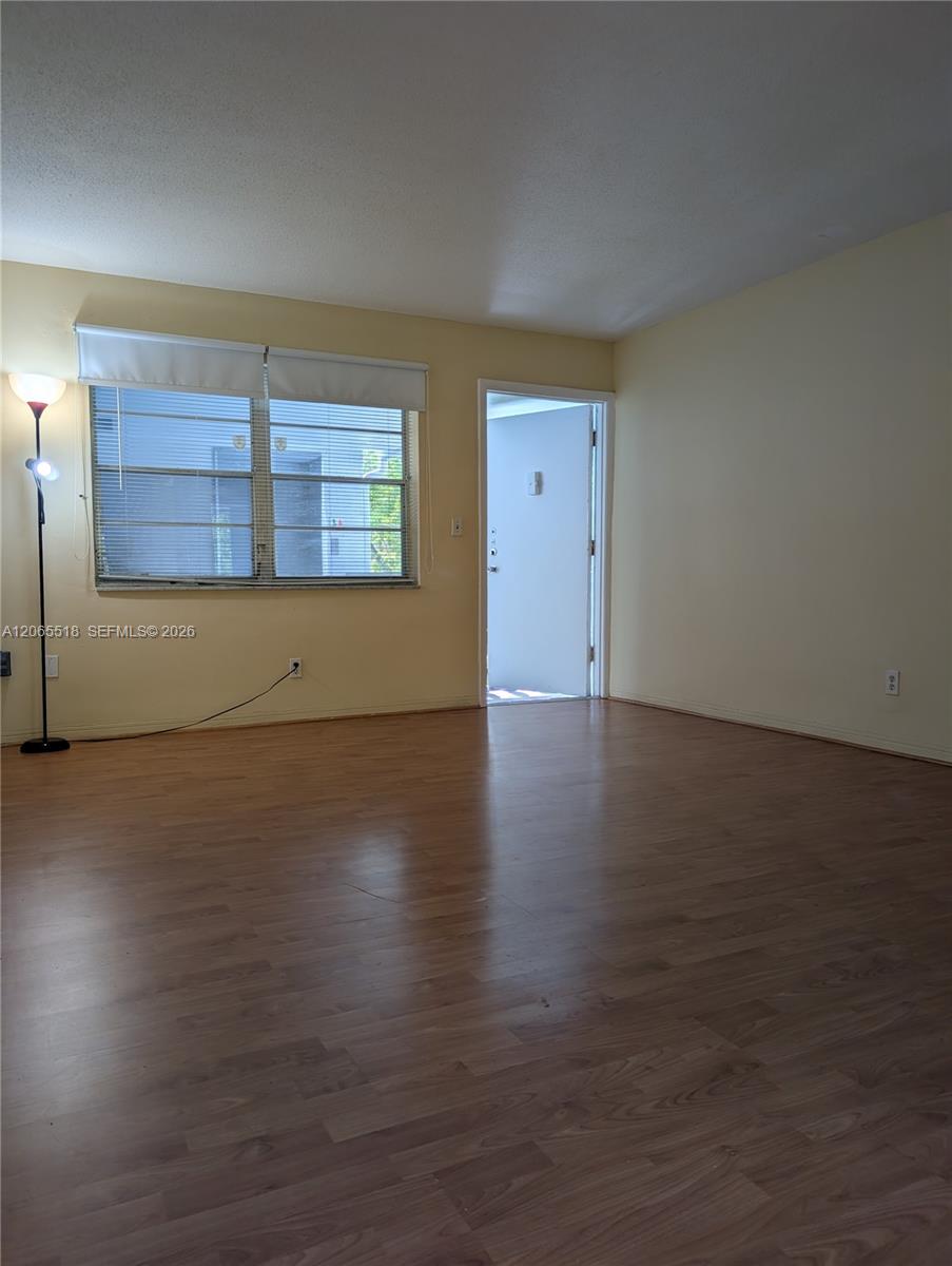 900 Tallwood Ave # 305
