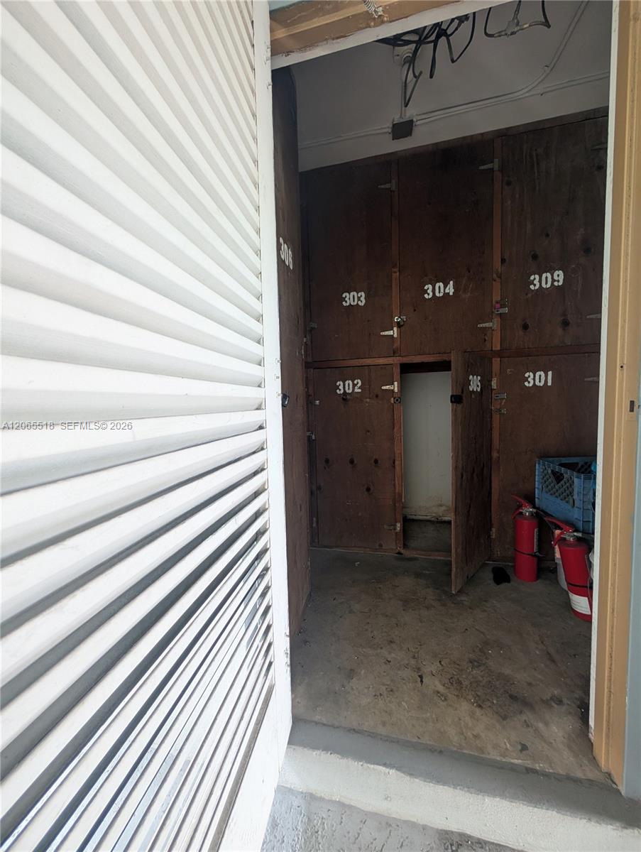 900 Tallwood Ave # 305
