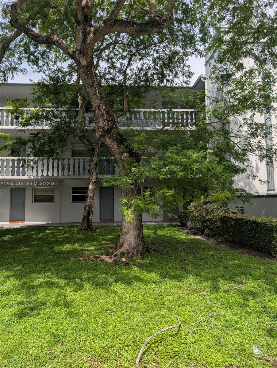 900 Tallwood Ave # 305
